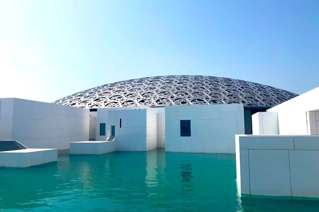 Лувр Абу-Даби
